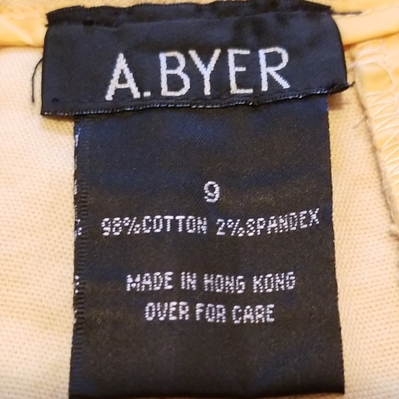 <A. BYER>  WB Yellow Short SHORTS - Picture 5 of 8